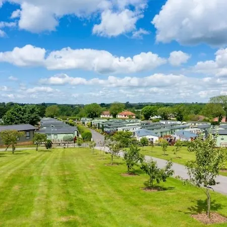 The Celestial مكان تخييم *